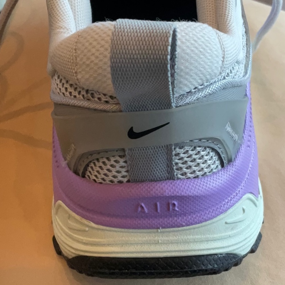 Nike Air Max Bliss Women’s Running Sneaker, Size 5 - Picture 8 of 9